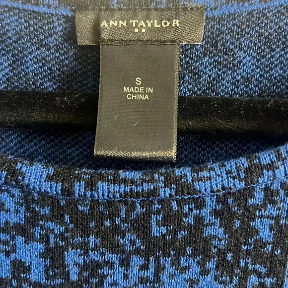 Ann Taylor Fitted Black & Blue Mini Fitted Sweater Dress w/ Waist Detail Small - Picture 3 of 6